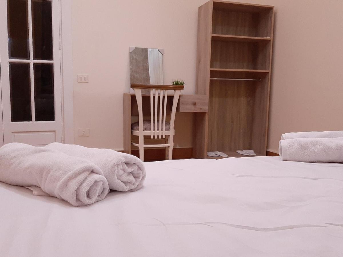 Royal Apartment In Talaat Harb Downtown カイロ エクステリア 写真