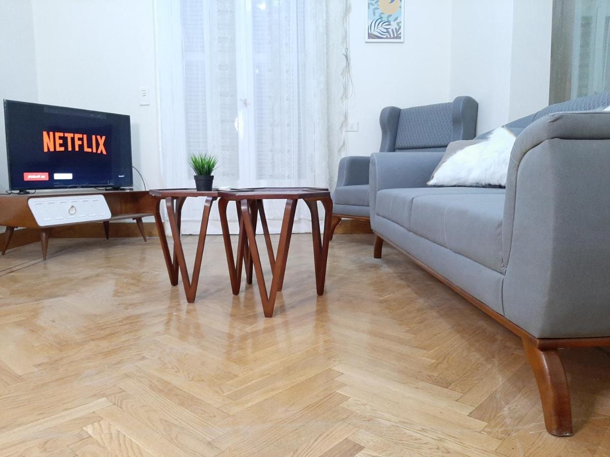 Royal Apartment In Talaat Harb Downtown カイロ エクステリア 写真