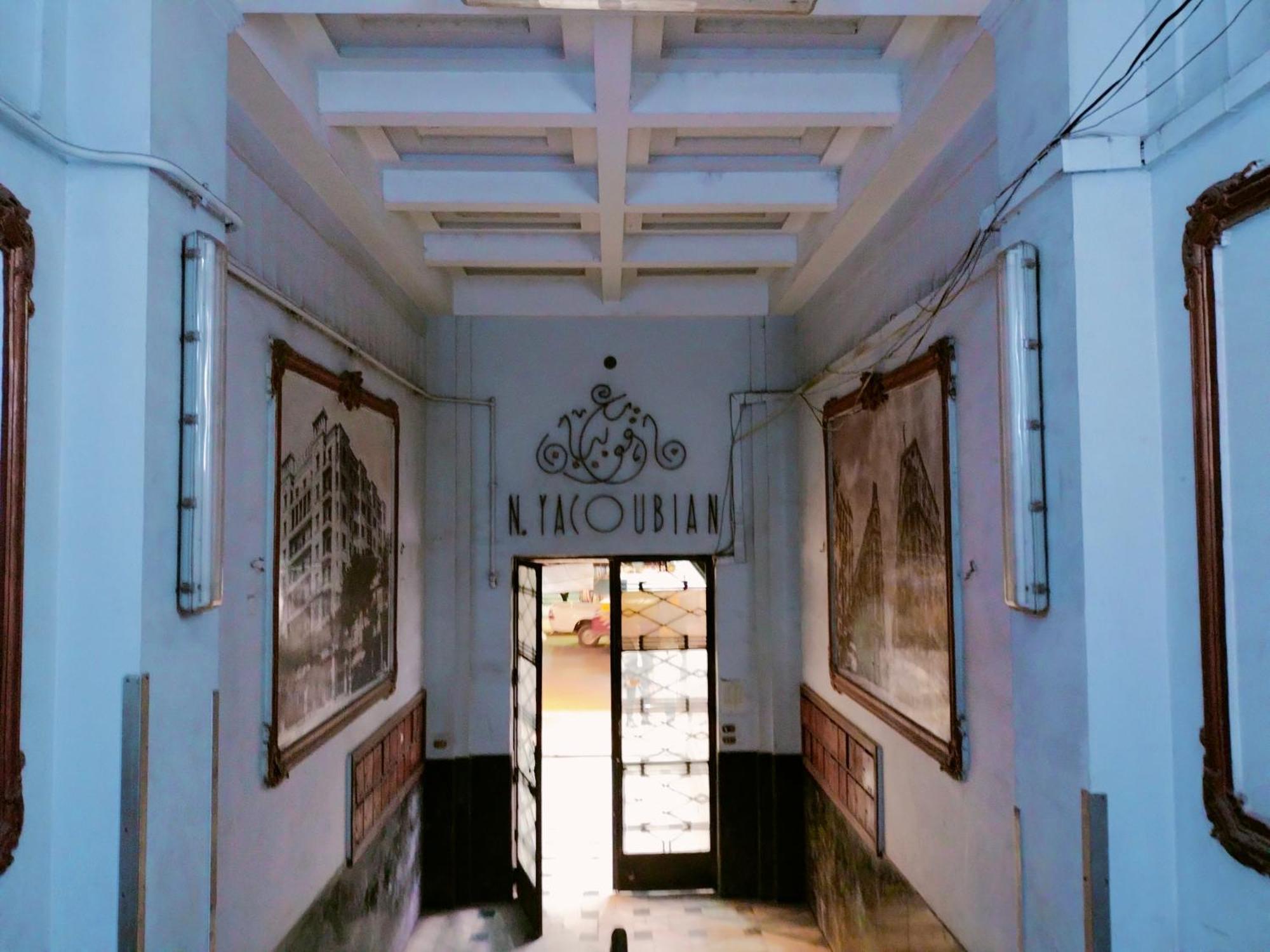 Royal Apartment In Talaat Harb Downtown カイロ エクステリア 写真
